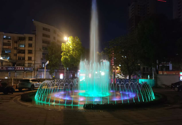 旱地广场喷泉